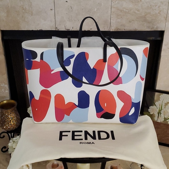Fendi Handbags - 🎉🎉Host Pick🎉🎉 💯% Authentic Fendi Roma Saffiano Tote
